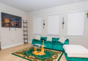 Cozy Downtown Retreat, Sleeps 8, Qbeds, Near Bojangles Coliseum
